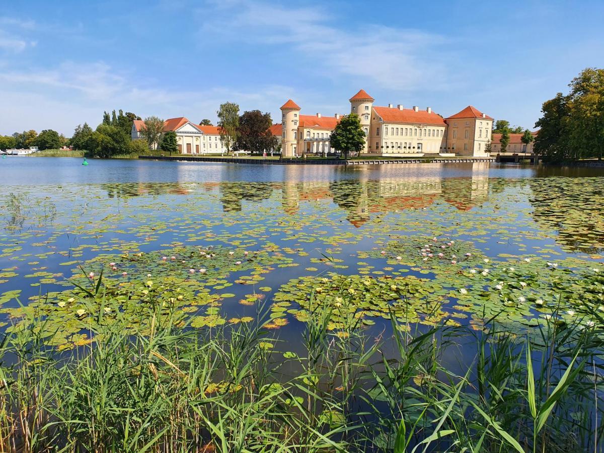 Loggiahaus Am Schloss, 5 Ferienwohnungen, Teils Mit Schloss- Und Seeblick ラインスベルク エクステリア 写真