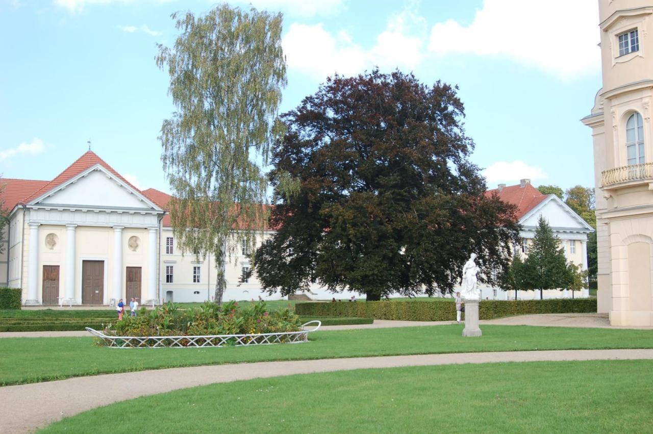 Loggiahaus Am Schloss, 5 Ferienwohnungen, Teils Mit Schloss- Und Seeblick ラインスベルク エクステリア 写真